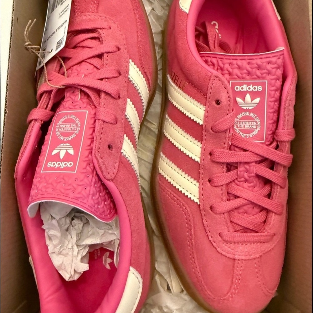 NWT/ NIB Adidas Gazelle Pink and White Sneakers- gorgeous suede! 💖